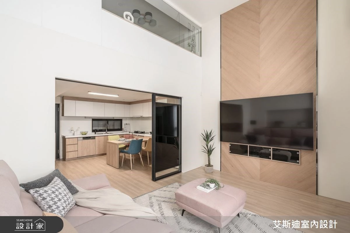 願每一天都能閃閃發亮！日式無印風透天的挑高設計，為三代找到最舒適的樣貌